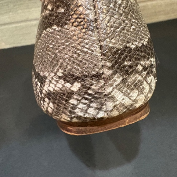 SEVEN7 Nelly Faux Snake Skin Flats Pointed Toe Size 10 - Picture 11 of 11